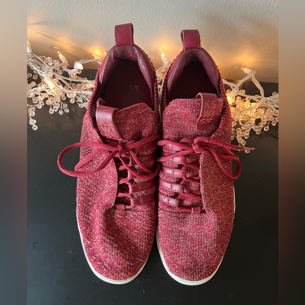 K-Swiss Men’s Icon Knit Sneaker 
Size 12 
*Florsheim Shoes Included in Sale